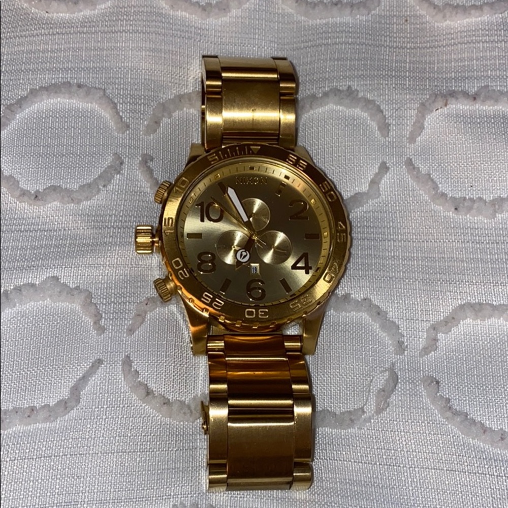 Mens Nixon 51-30 all gold chronograph 51 mm